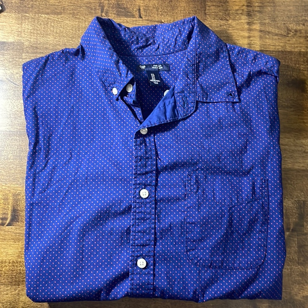 Gap short sleeved Shirt- size L